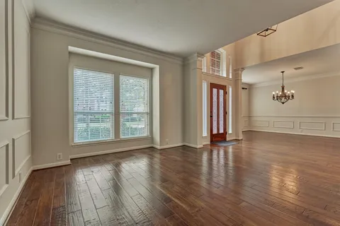 $795,000 | 18 Gallant Oak Place, The Woodlands, TX 77381