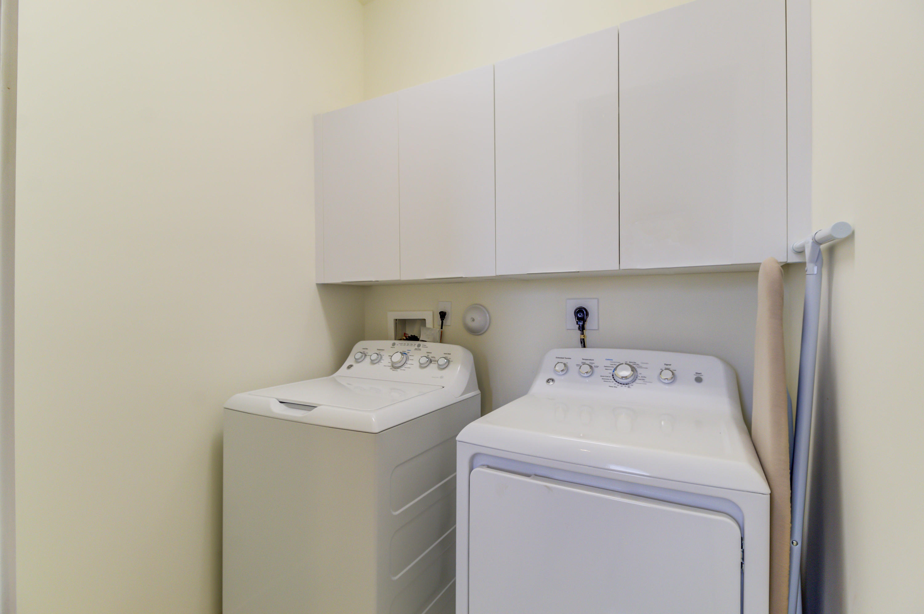 6415 Northwest 102nd Path, Unit 201 Doral, FL 33178 - Photo 8 of 41 a utility room with dryer and washer