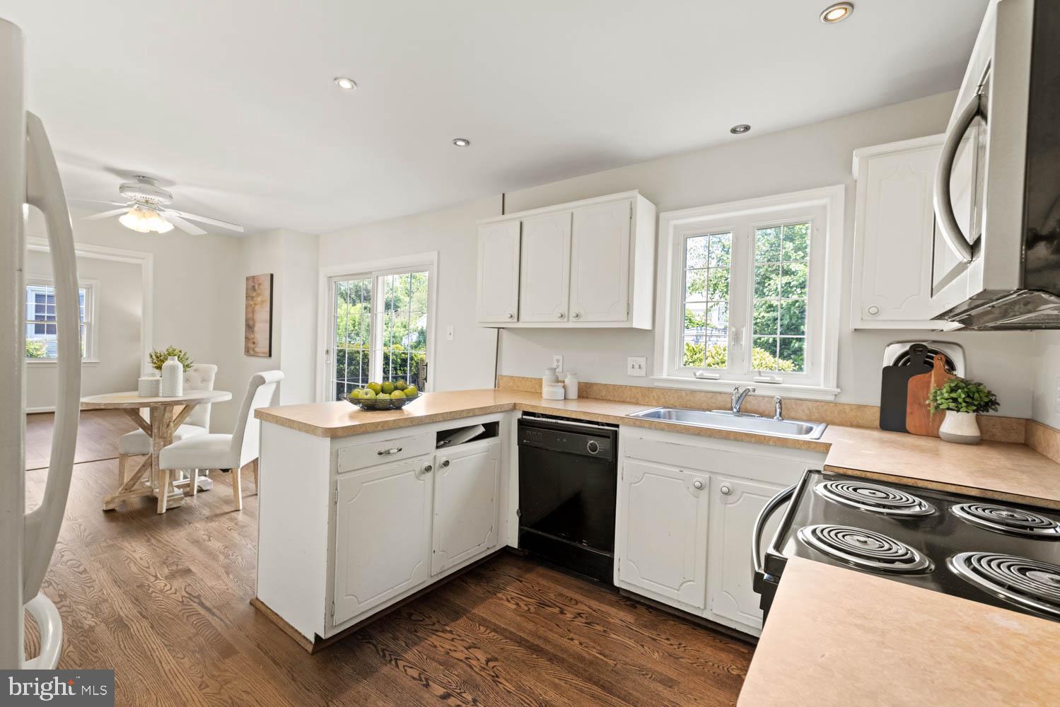 7709 Hayfield Road Alexandria, VA 22315 - Photo 10 of 41 kitchen