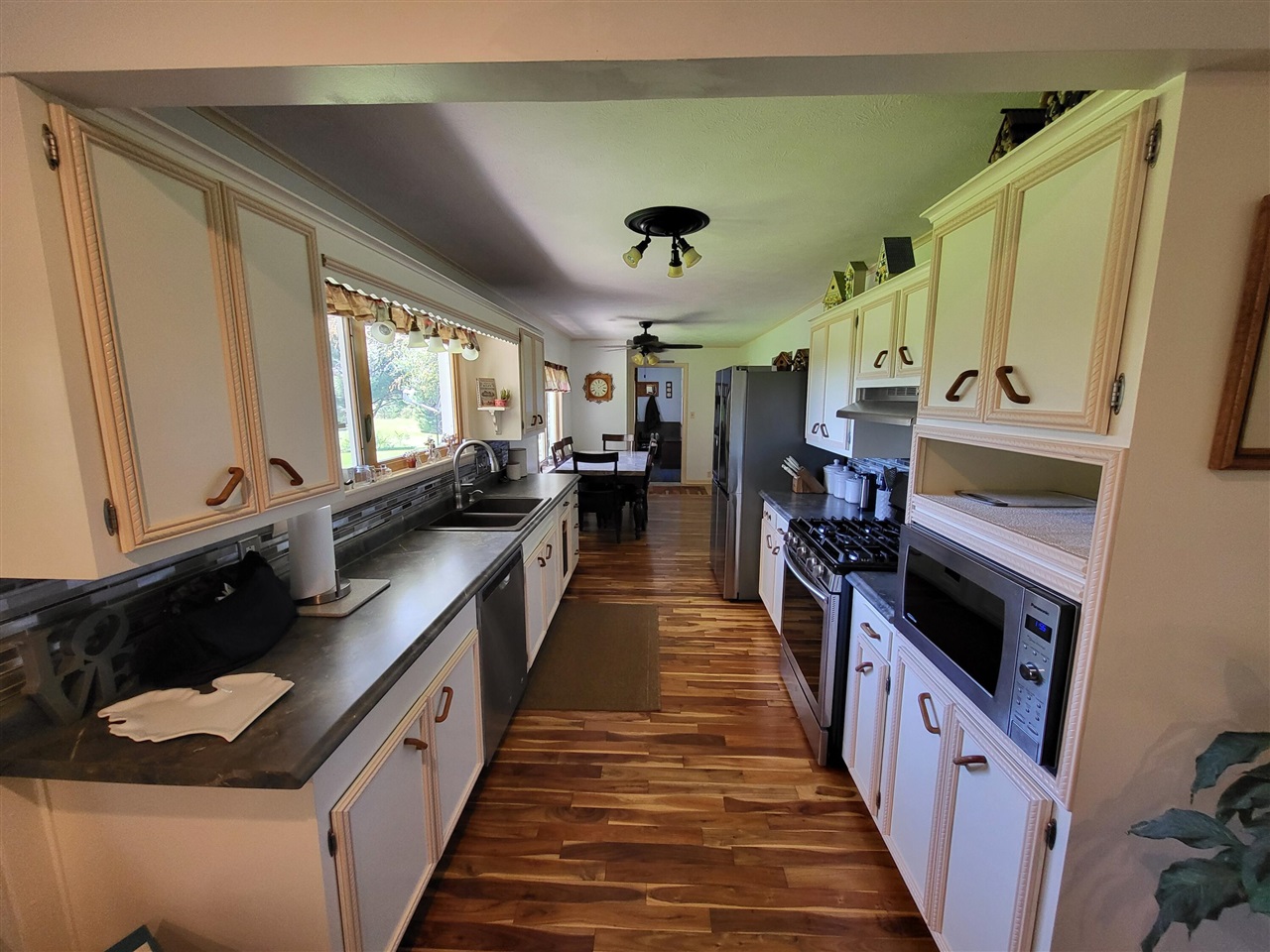 6039 Mick Road Benzonia, MI 49616 - Photo 6 of 62