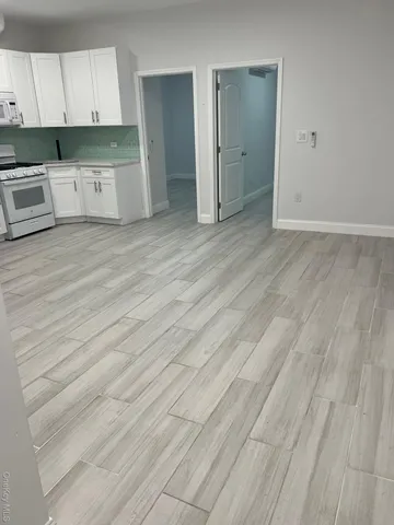 $2,900 | 102-03 Northern Boulevard, Unit 2R | East Elmhurst