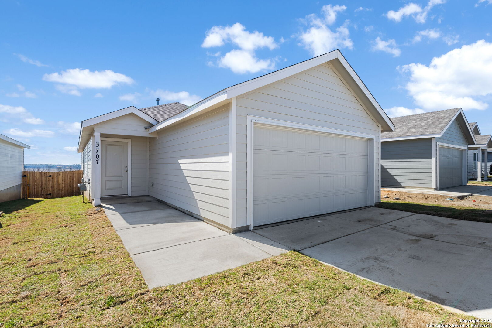 3707 Moon Hl Road New Braunfels, TX 78132 - Photo 2 of 25