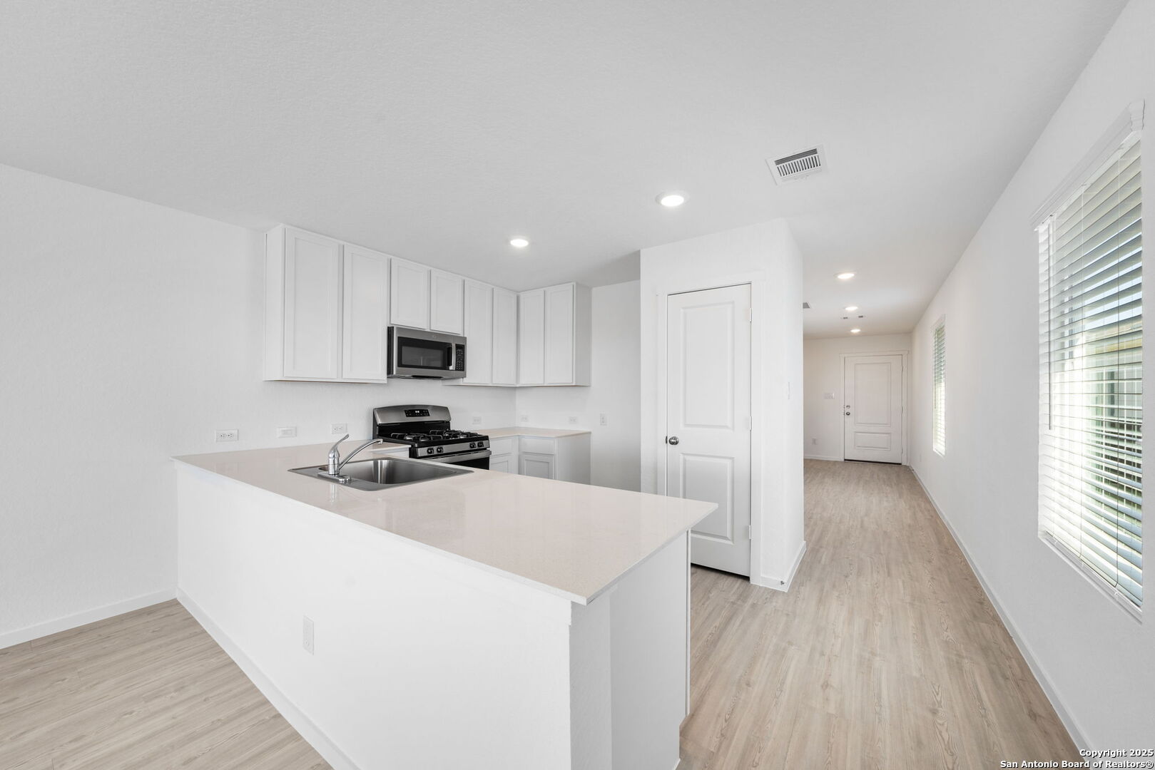 3707 Moon Hl Road New Braunfels, TX 78132 - Photo 10 of 25