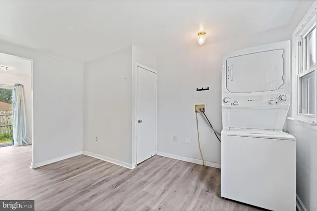 a view of a storage & utility room with washer and dryer