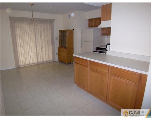 197 Evergreen Road, Unit 3A Edison, NJ 08837 - Photo 4 of 9 Gallery Image 4