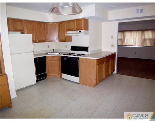 197 Evergreen Road, Unit 3A Edison, NJ 08837 - Photo 5 of 9 Gallery Image 5