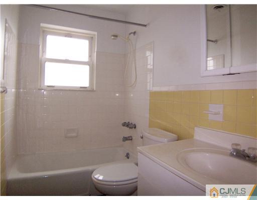 197 Evergreen Road, Unit 3A Edison, NJ 08837 - Photo 7 of 9 Gallery Image 7