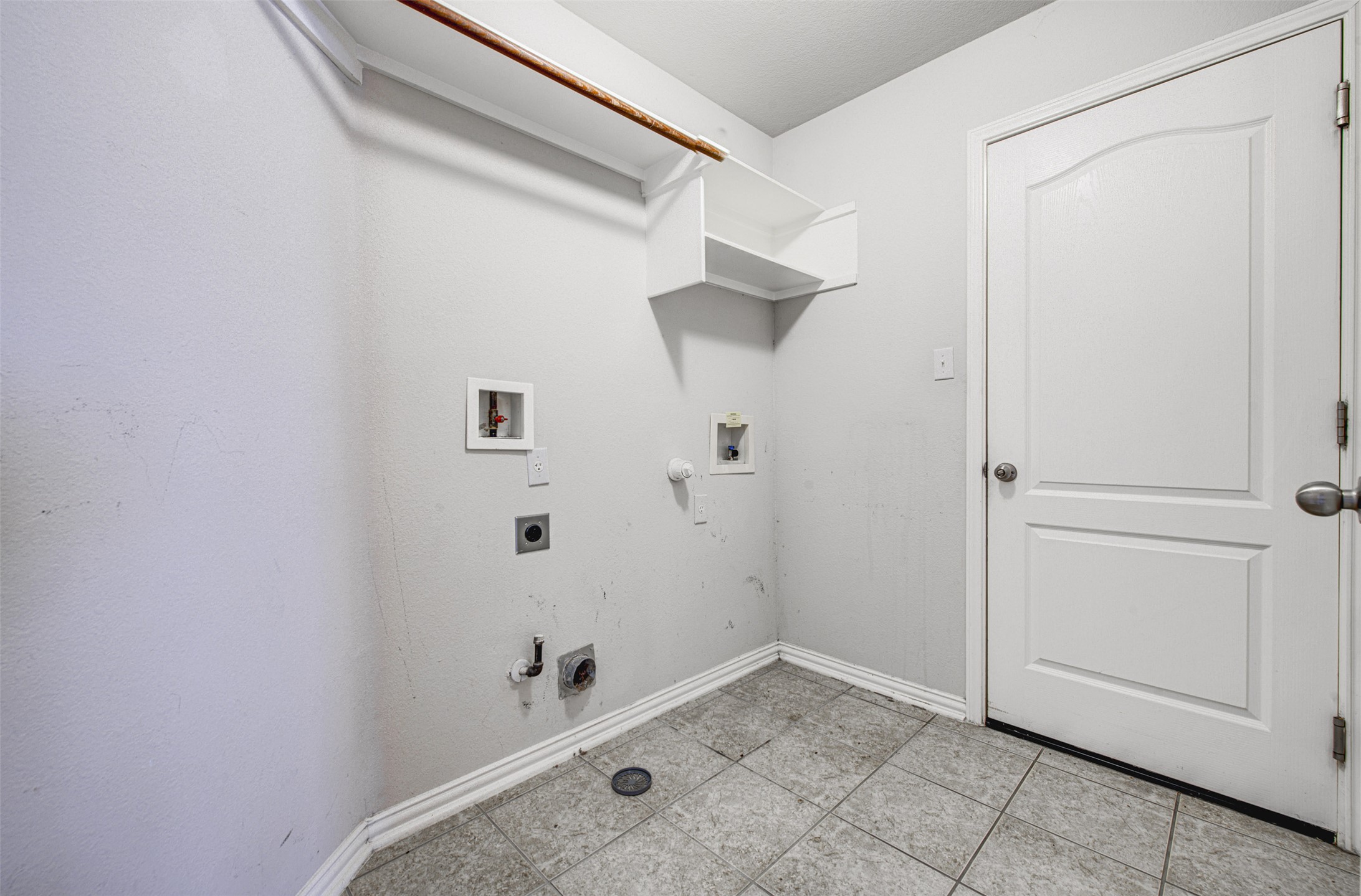 2090 Intrepid Drive Buda, TX 78610 - Photo 14 of 24 Laundry room with hookup for a gas dryer, hookup for a washing machine, and electric dryer hookup