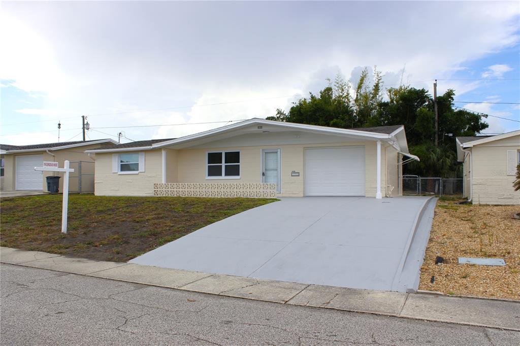 5102 Manor Drive New Port Richey, FL 34652 - Photo 2 of 32