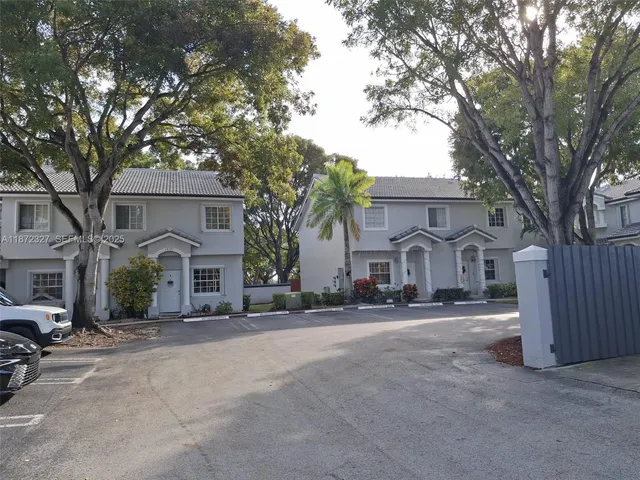 $2,700 | 14385 Southwest 120th Court, Unit 67, Miami, FL 33186