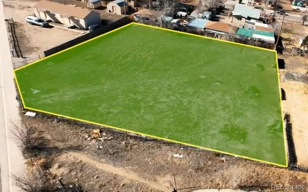 a view of a yard