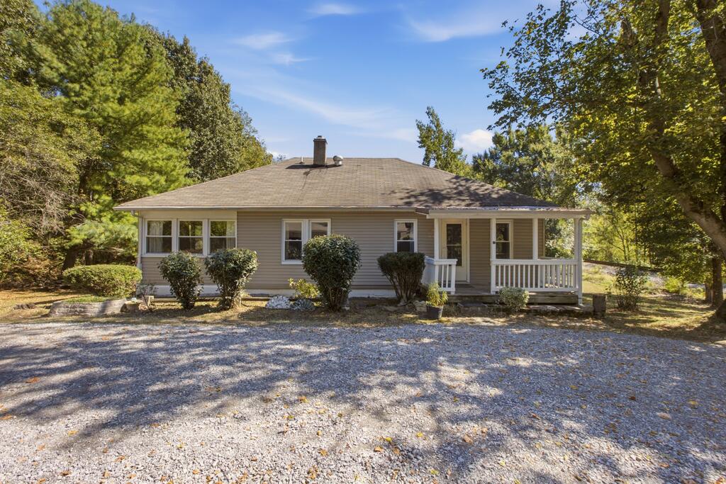 1215 Hopkinsville Road Madisonville, KY 42431 - Photo 1 of 28 Gallery Image 1