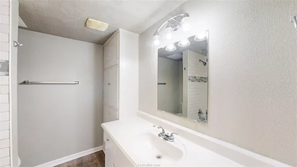 $900 | 3800 East 29th Street, Unit 13, Bryan, TX 77802