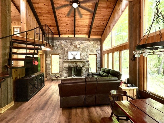 7756 Gulick Road Naples, NY 14512 - Photo 13 of 31 Cathedra ceiling Living room
