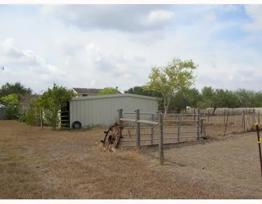 $1,600 | 3760 Barber Lane, Robstown, TX 78380