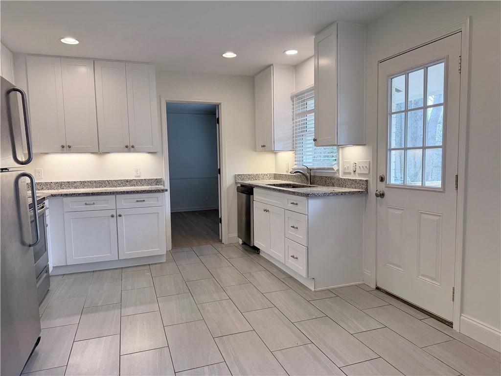 1863 Mt Vernon Road Dunwoody, GA 30338 - Photo 5 of 24