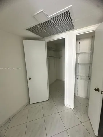 $480,000 | 5555 Collins Avenue, Unit 8Z, Miami Beach, FL 33140