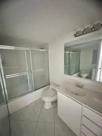 $480,000 | 5555 Collins Avenue, Unit 8Z, Miami Beach, FL 33140