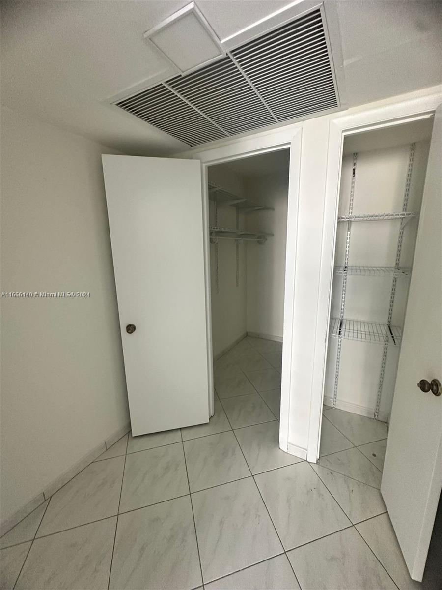 5555 Collins Avenue, Unit 8Z Miami Beach, FL 33140 - Photo 25 of 27