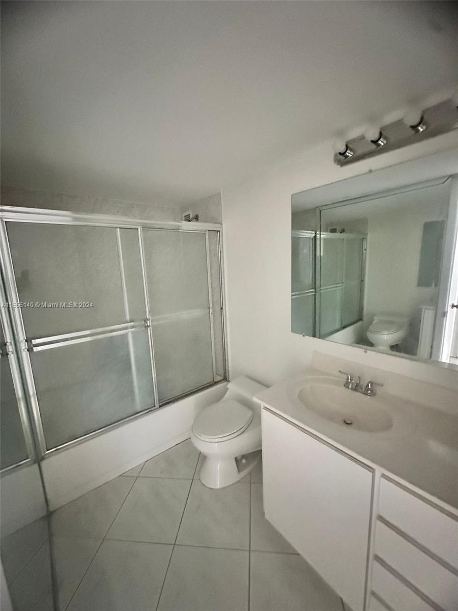 5555 Collins Avenue, Unit 8Z Miami Beach, FL 33140 - Photo 26 of 27