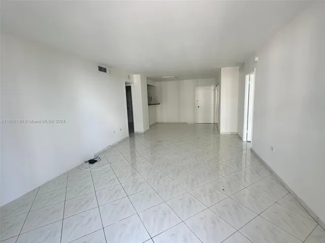 $480,000 | 5555 Collins Avenue, Unit 8Z, Miami Beach, FL 33140