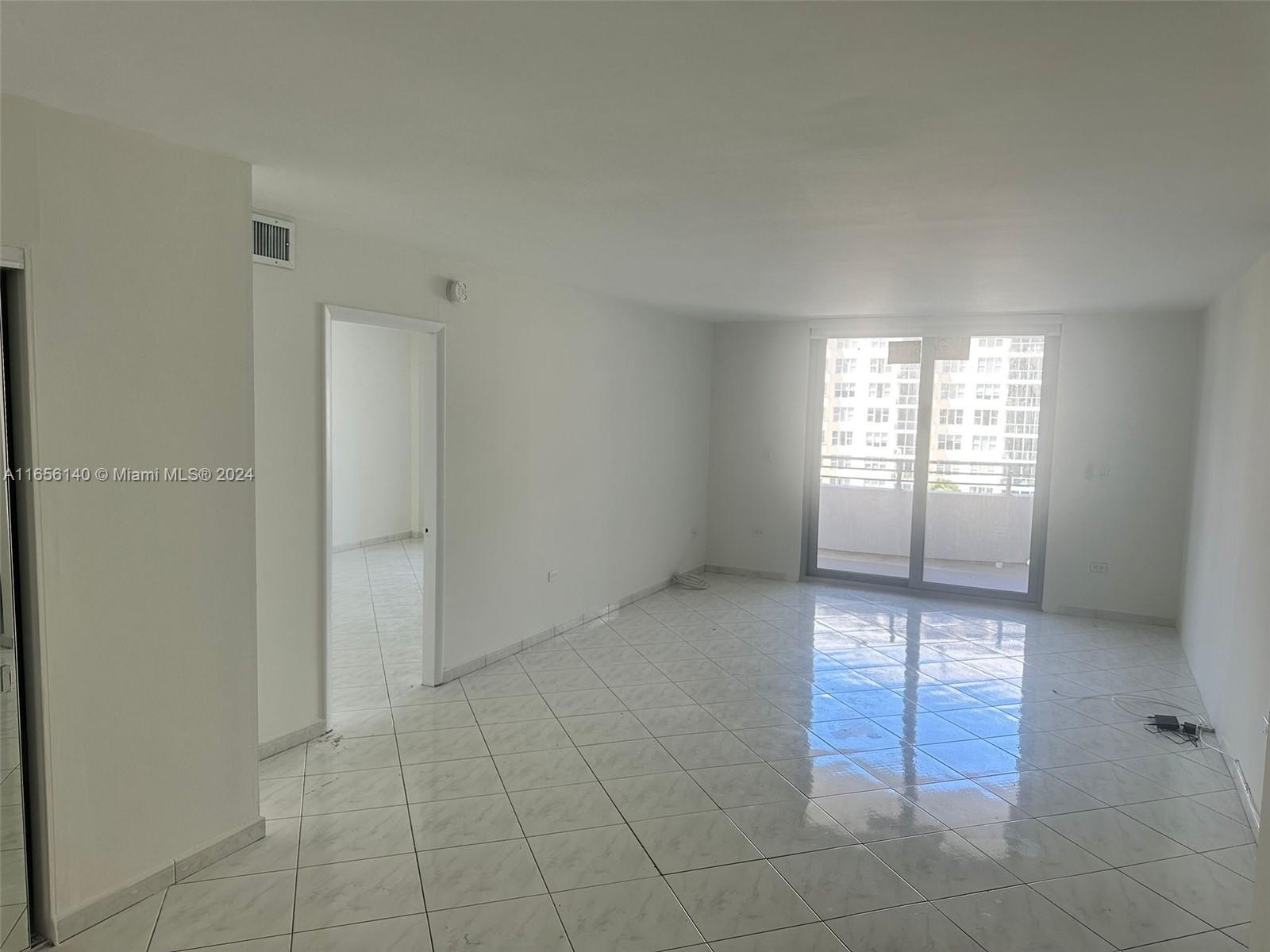 5555 Collins Avenue, Unit 8Z Miami Beach, FL 33140 - Photo 10 of 27