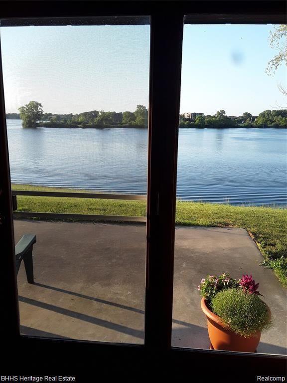 9719 Textile Road Ypsilanti, MI 48197 - Photo 6 of 40