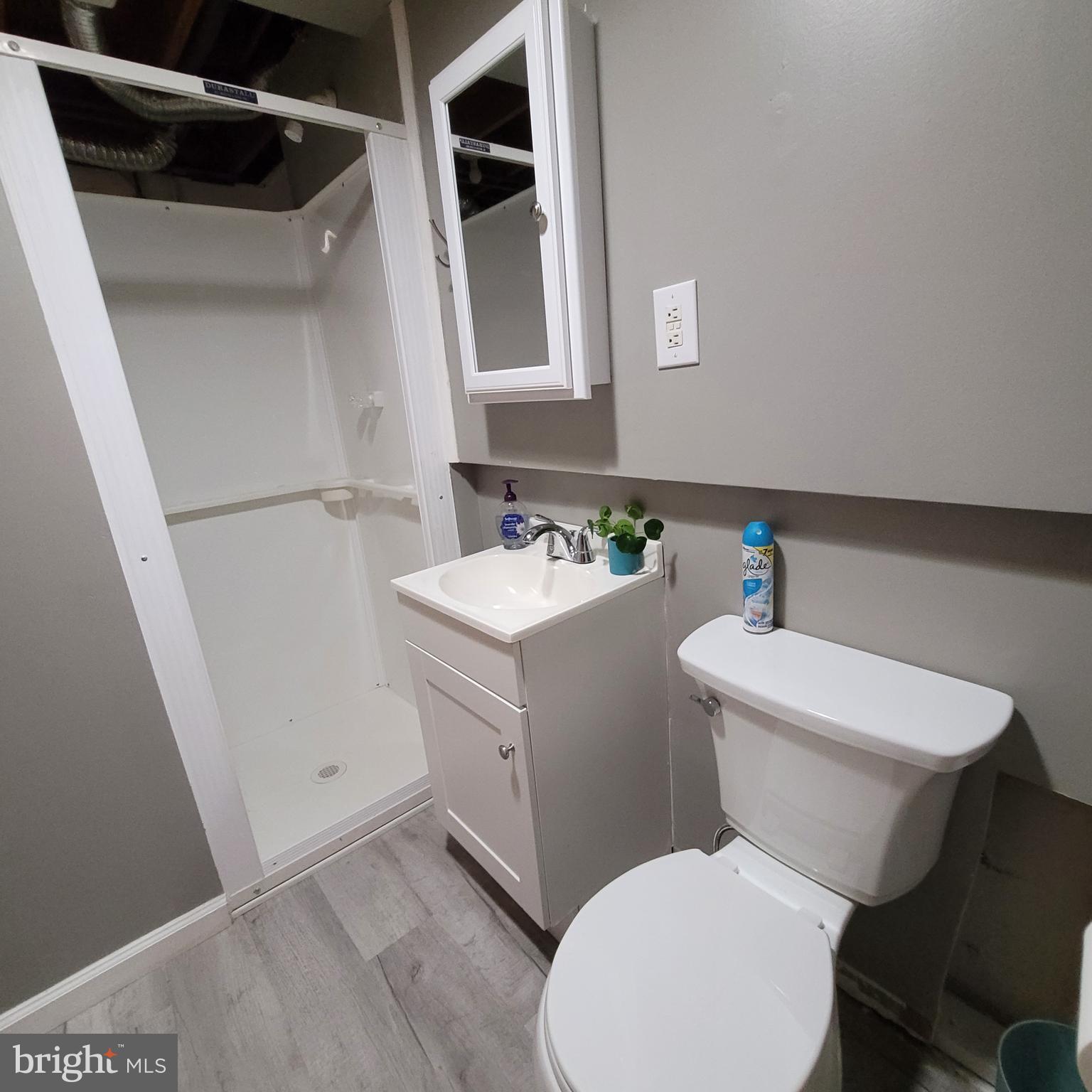 28 East Mill Road Maple Shade, NJ 08052 - Photo 28 of 42 Lower level bathroom