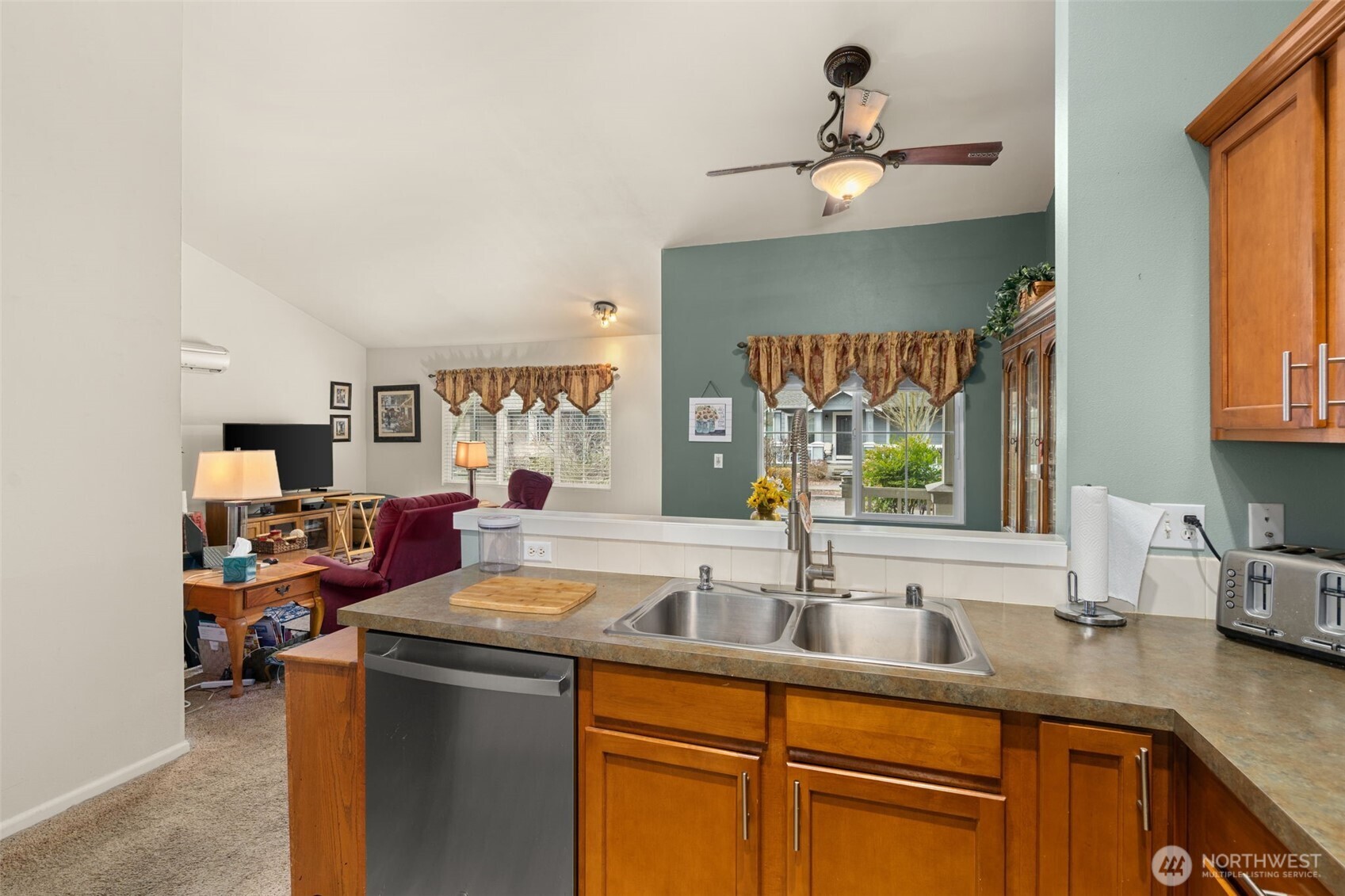 6520 Indiana Street Southeast Lacey, WA 98513 - Photo 10 of 25