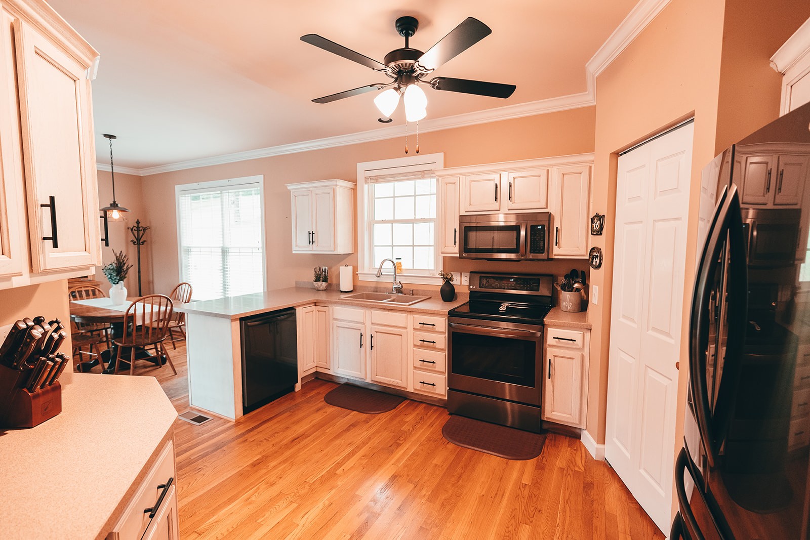 1914 Dr Robinson Rd Spring Hill Spring Hill, TN 37174 - Photo 22 of 44 a kitchen with stainless steel appliances a stove a refrigerator a sink a stove and a refrigerator