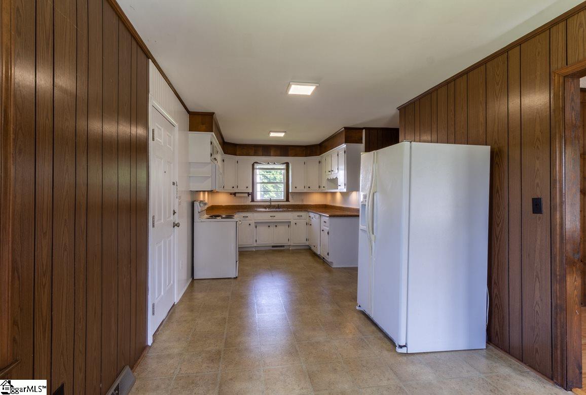 169 State Rd S-39-176 Easley, SC 29640 - Photo 9 of 36 Gallery Image 9