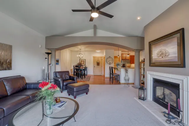 $434,900 | N51W34861 East Wisconsin Avenue, Unit 3114, Oconomowoc, WI 53069