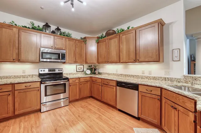 $434,900 | N51W34861 East Wisconsin Avenue, Unit 3114, Oconomowoc, WI 53069