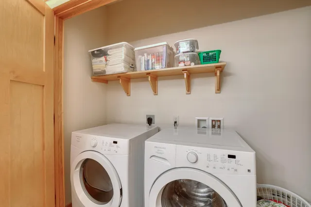 $434,900 | N51W34861 East Wisconsin Avenue, Unit 3114, Oconomowoc, WI 53069