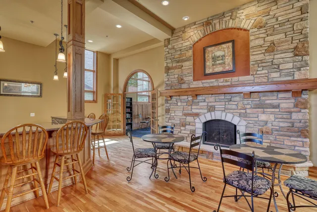 $434,900 | N51W34861 East Wisconsin Avenue, Unit 3114, Oconomowoc, WI 53069