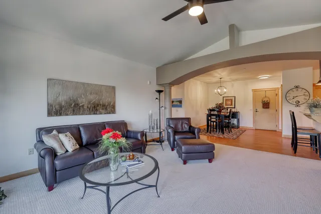 $434,900 | N51W34861 East Wisconsin Avenue, Unit 3114, Oconomowoc, WI 53069