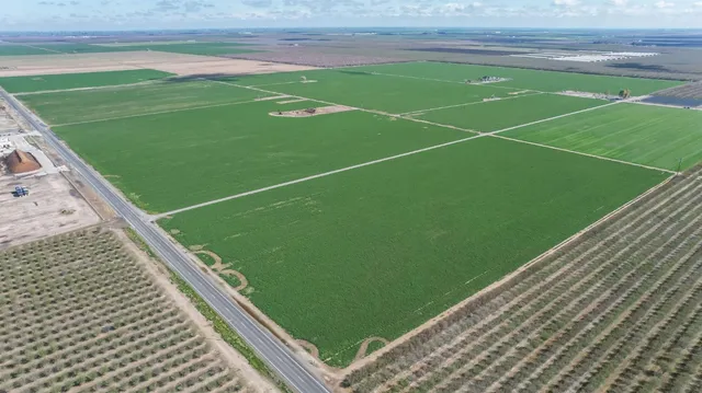 a view of a tennis court