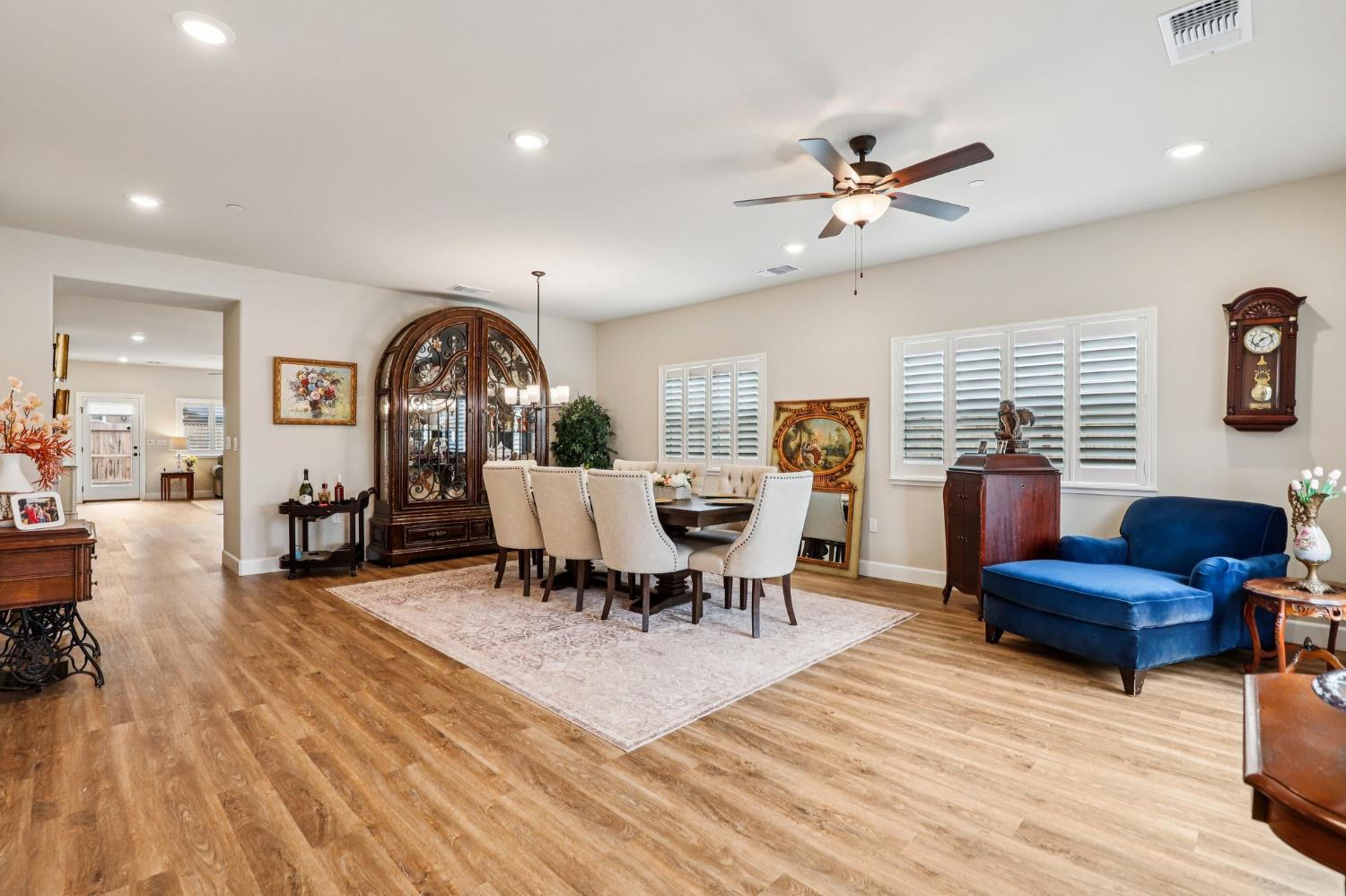1124 North Palmer Road Galt, CA 95632 - Photo 4 of 41 a living room with furniture and a wooden floor