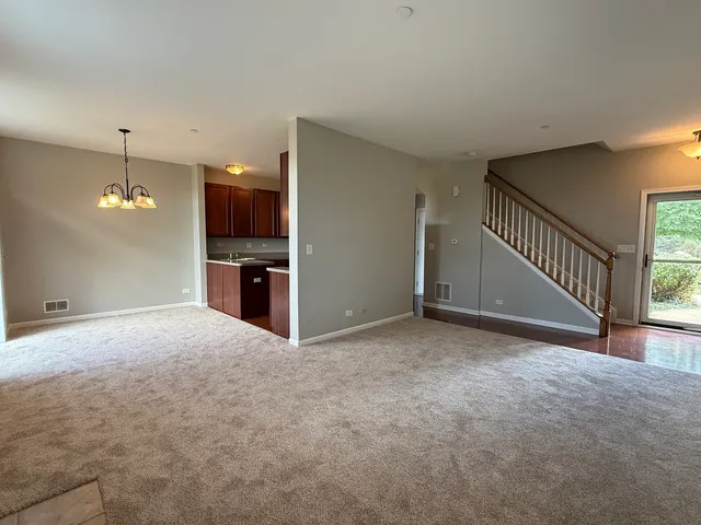 $2,300 | 161 Willoughby Court, Yorkville, IL 60560