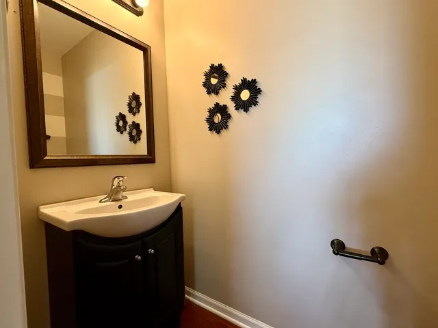 $2,300 | 161 Willoughby Court, Yorkville, IL 60560