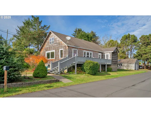 $435,000 | 1115 Southwest Harbor Avenue, Lincoln City, OR 97367