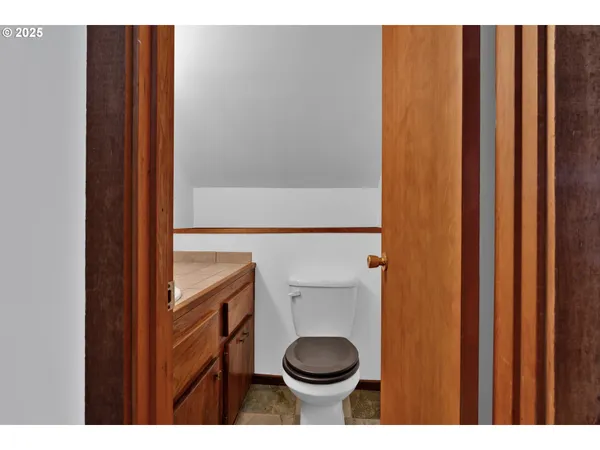 $435,000 | 1115 Southwest Harbor Avenue, Lincoln City, OR 97367