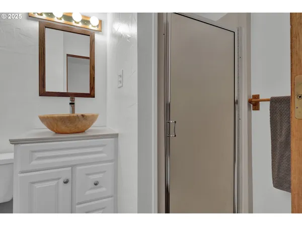 $435,000 | 1115 Southwest Harbor Avenue, Lincoln City, OR 97367