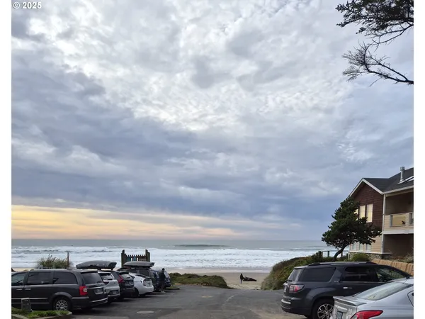 $435,000 | 1115 Southwest Harbor Avenue, Lincoln City, OR 97367