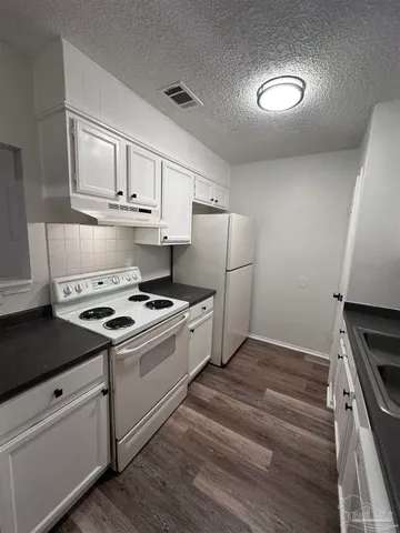 $1,095 | 7002 Lanier Drive, Unit 2, Pensacola, FL 32504