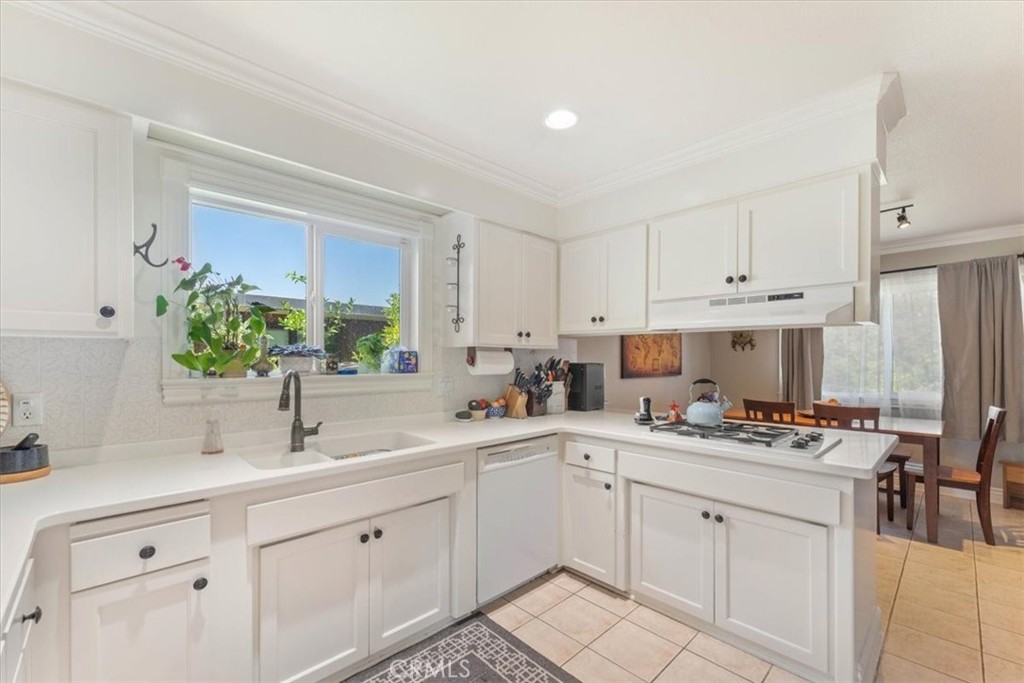 3410 Scenic Drive Redding, CA 96001 - Photo 9 of 53