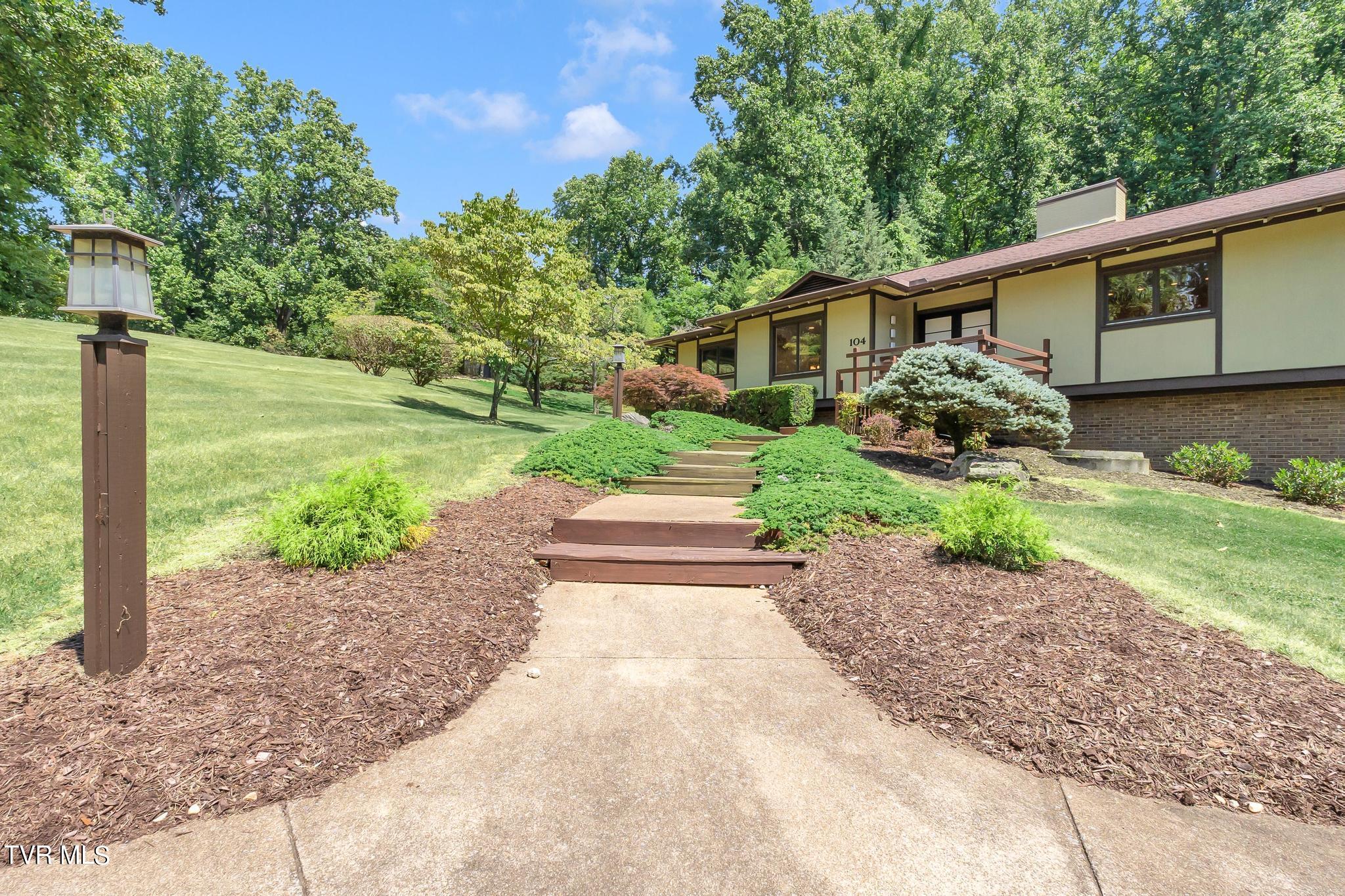104 Hillside Road Johnson City, TN 37601 - Photo 2 of 59 ARW07316