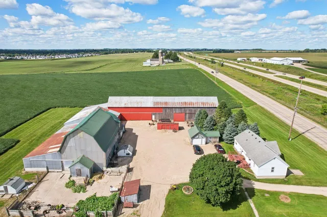 $2,190,000 | 6897 North Towne Road, DeForest, WI 53532