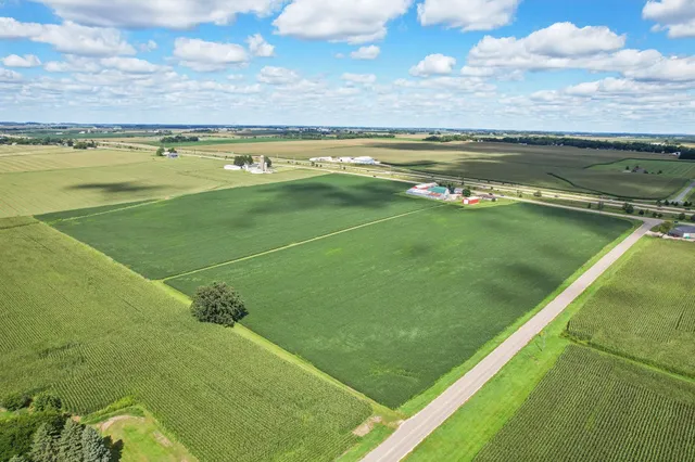 $2,190,000 | 6897 North Towne Road, DeForest, WI 53532