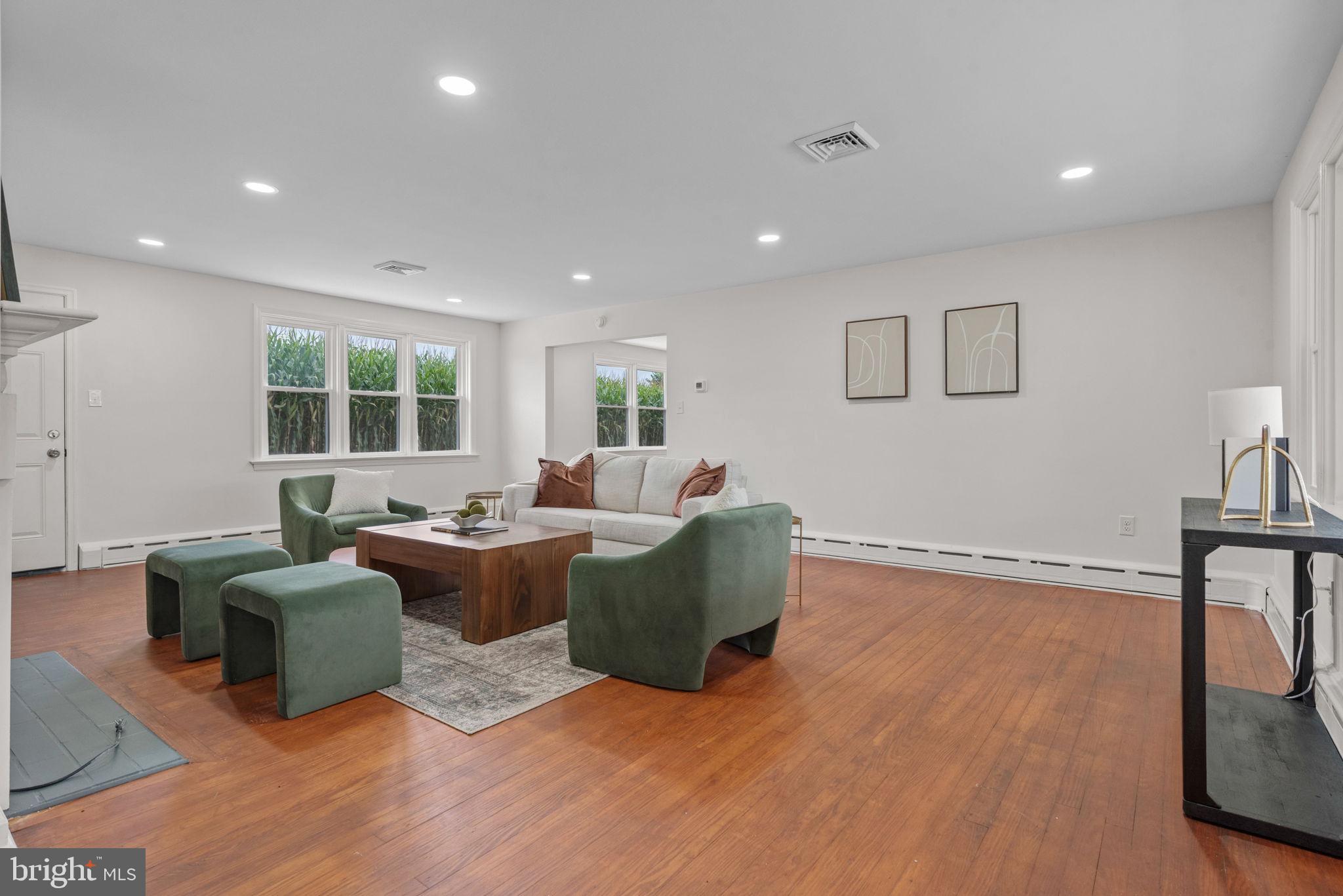 725 Marticville Road Pequea, PA 17565 - Photo 4 of 32